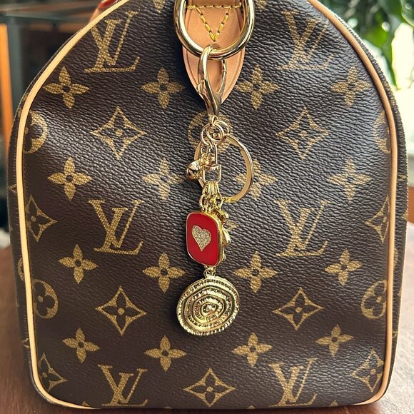 SPIRAL HEART Bag Charm 💕 - Picture 8 of 9